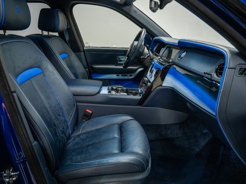 Used 2024 Rolls-Royce Cullinan Black Badge image 35