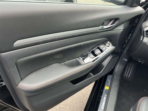 New 2025 Nissan Altima 2.5 SR image 27