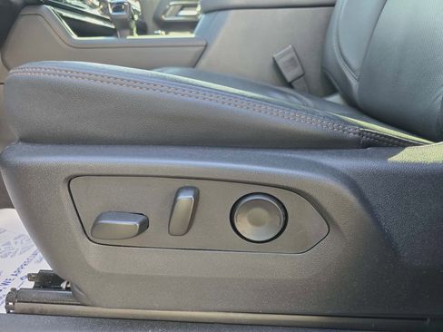 Used 2025 GMC Sierra 1500 AT4 image 14