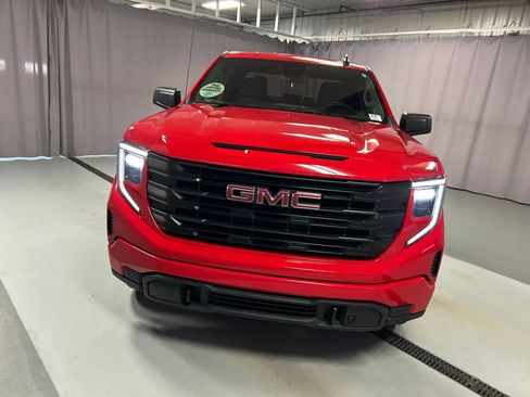 Used 2024 GMC Sierra 1500 Pro w/ Graphite Edition AWD/4WD image 2