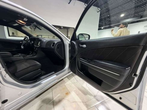 Used 2022 Dodge Charger SXT image 17