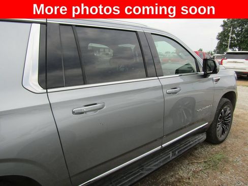 Used 2025 GMC Yukon XL Elevation AWD/4WD image 6