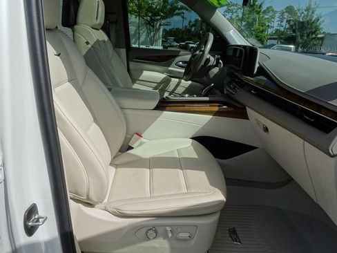 Used 2024 Cadillac Escalade Sport Platinum w/ LPO, ONYX Package AWD/4WD image 18