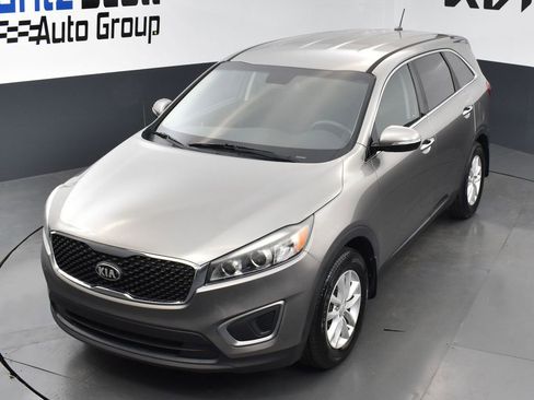 Used 2016 Kia Sorento L FWD image 9