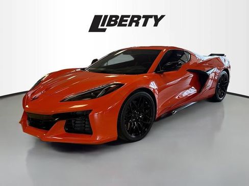 Used 2025 Chevrolet Corvette Z06 w/ Battery Protection Package image 3