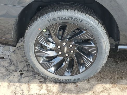 New 2026 Lincoln Navigator Reserve w/ Jet Appearance Package image 5