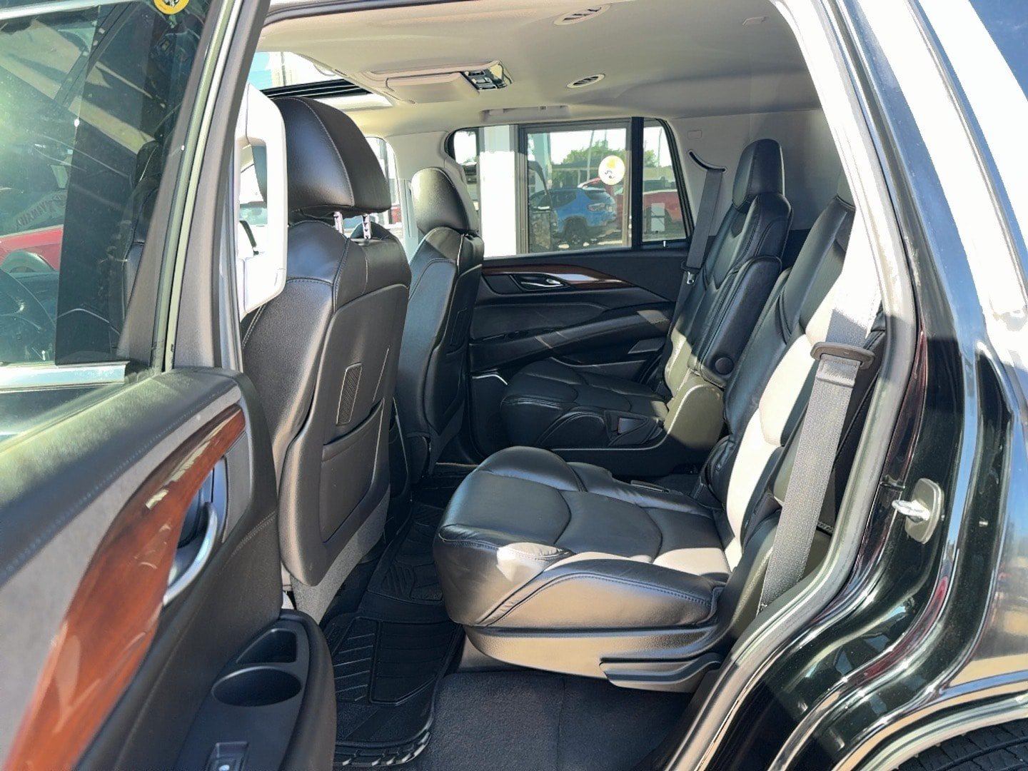 Used 2019 Cadillac Escalade Premium Luxury AWD/4WD image 22