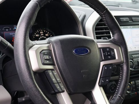 Used 2016 Ford F150 Lariat image 17