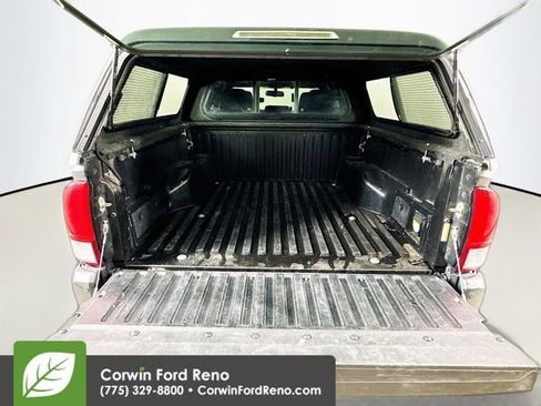 Used 2016 Toyota Tacoma TRD Off-Road w/ Premium & Technology Package AWD/4WD image 25
