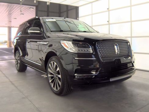 Used 2021 Lincoln Navigator Reserve AWD/4WD image 3
