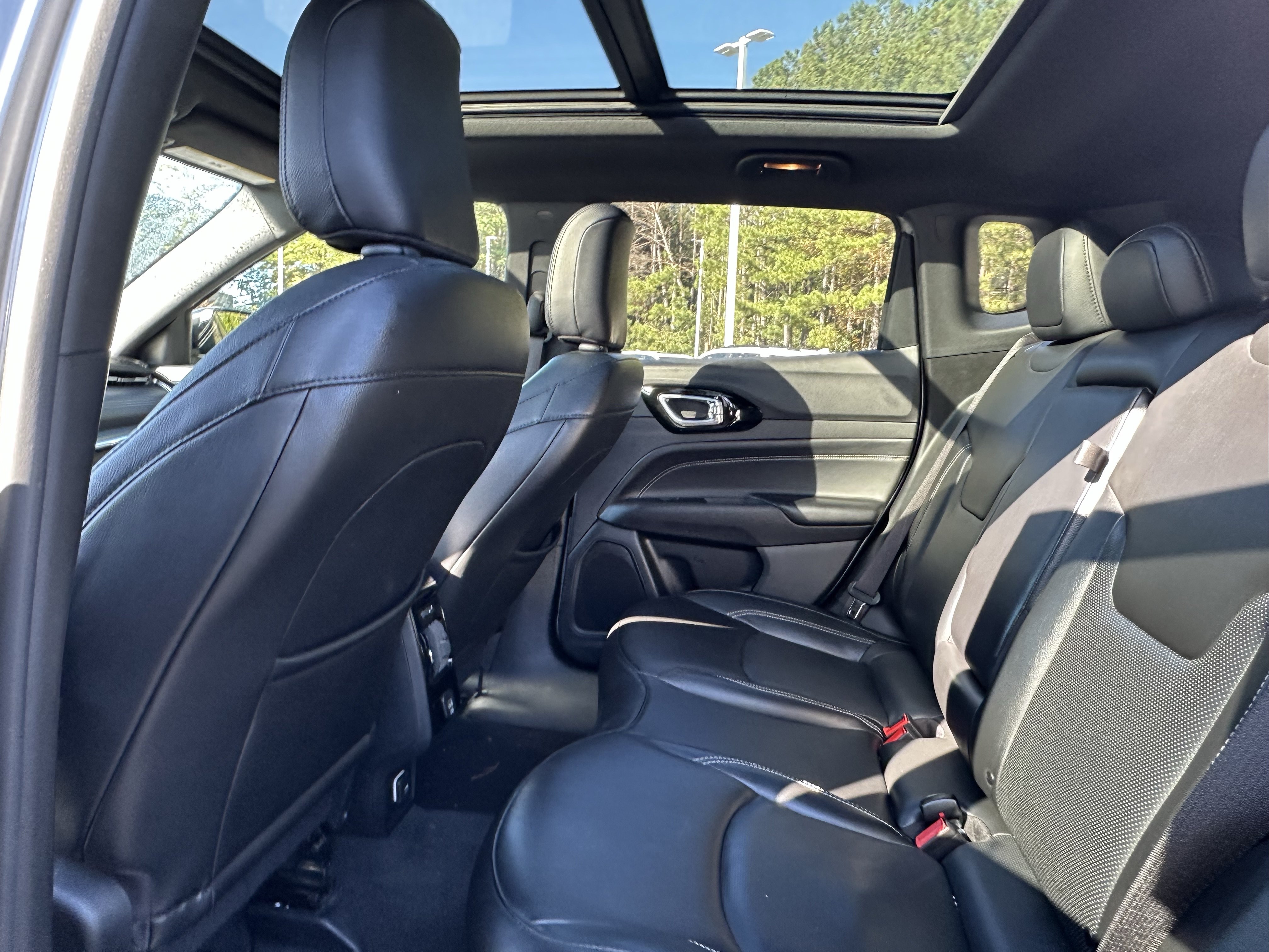 Used 2022 Jeep Compass High Altitude AWD/4WD image 9