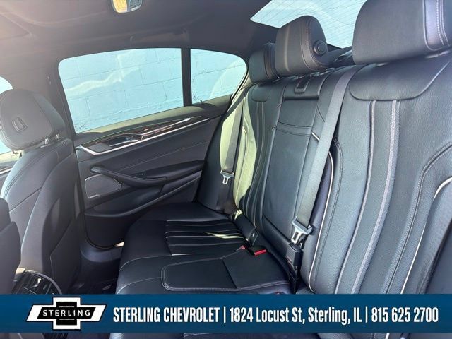 Used 2018 BMW 530i xDrive AWD/4WD image 14
