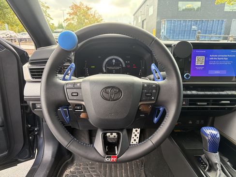 Used 2026 Toyota Camry SE FWD image 17