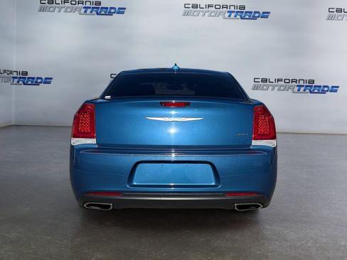 Used 2021 Chrysler 300 Touring w/ Driver Convenience Group image 6