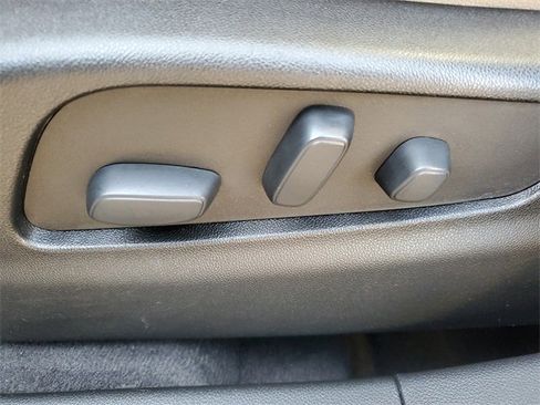 Certified 2024 Cadillac XT4 Luxury image 6