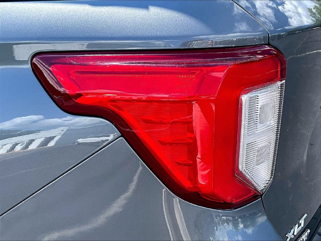 Used 2023 Ford Explorer XLT w/ Equipment Group 202A AWD/4WD image 35