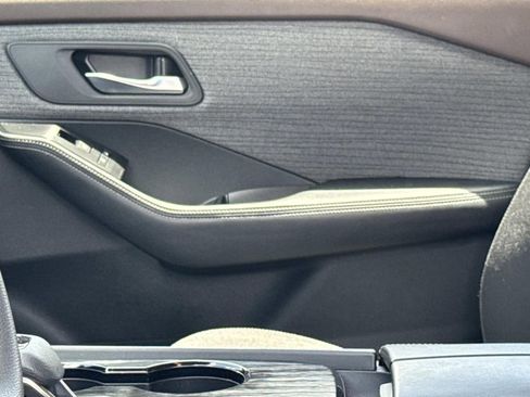 Certified 2023 Nissan Rogue SV FWD image 21