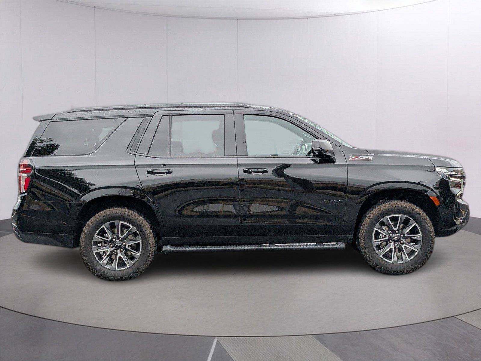 Used 2024 Chevrolet Tahoe Z71 w/ Luxury Package AWD/4WD image 8