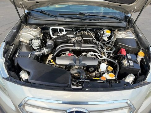 Used 2017 Subaru Outback 2.5i Limited AWD/4WD image 9