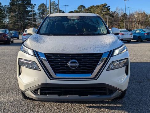 Certified 2023 Nissan Rogue SV image 9