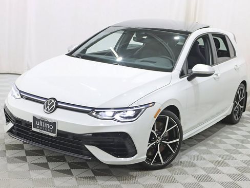 Used 2022 Volkswagen Golf R image 4