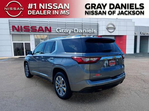 Used 2021 Chevrolet Traverse Premier FWD image 5