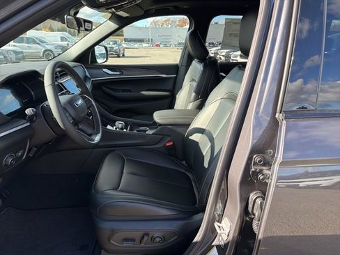 New 2025 Jeep Grand Cherokee L Limited image 12