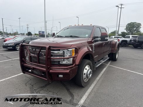 Used 2017 Ford F250 XL w/ Power Equipment Group RWD image 1