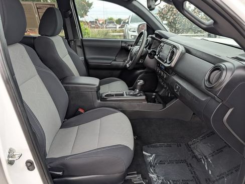 Used 2021 Toyota Tacoma TRD Off-Road AWD/4WD image 30
