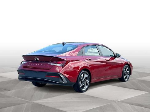 Used 2025 Hyundai Elantra Sport FWD image 8
