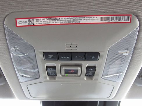 New 2025 Toyota RAV4 XLE w/ Convenience Package AWD/4WD image 27