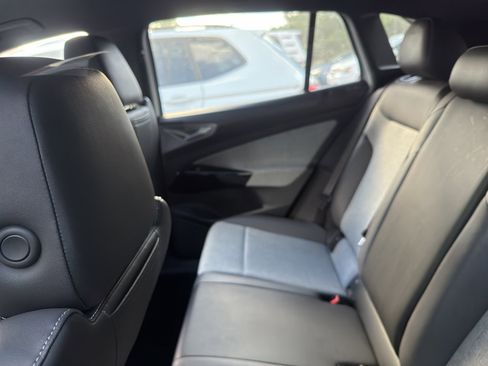 Used 2023 Volkswagen ID.4 Pro RWD image 4