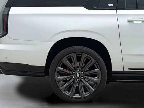 Used 2025 Cadillac Escalade ESV V AWD/4WD image 8
