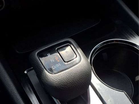 Used 2023 Nissan Rogue SV AWD/4WD image 13