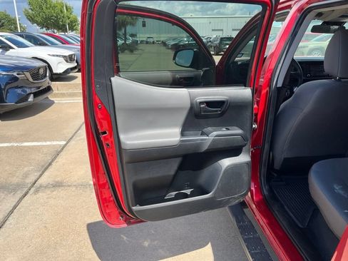 Used 2022 Toyota Tacoma SR AWD/4WD image 13