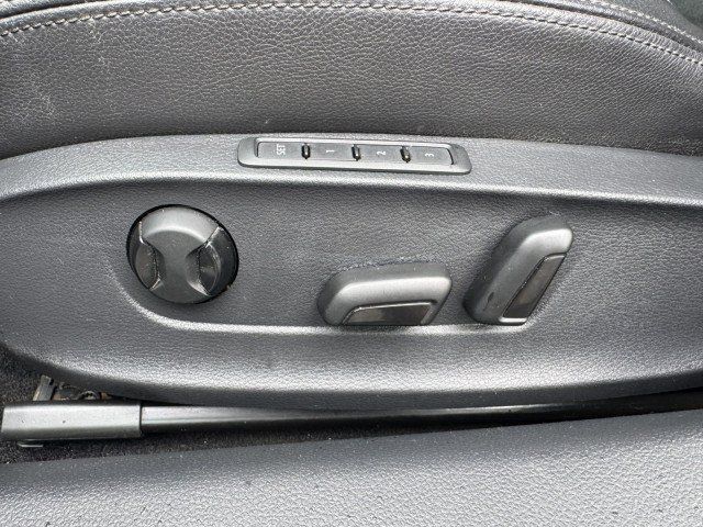 Used 2015 Volkswagen Passat TDI SEL Premium FWD image 24