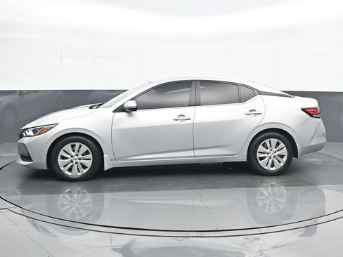 Used 2022 Nissan Sentra S image 3