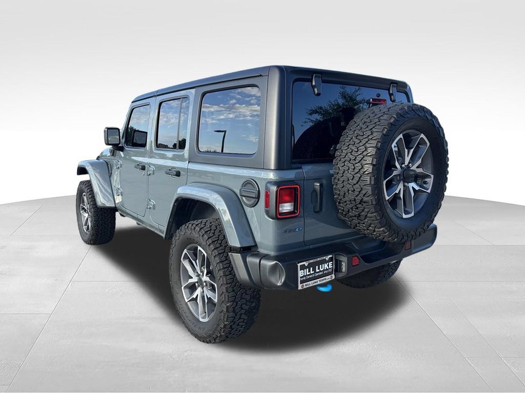 Used 2024 Jeep Wrangler Unlimited w/ LED Headlamp & Fog Lamp Group AWD/4WD image 7