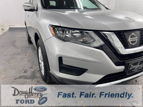 Used 2017 Nissan Rogue SV w/ SV Premium Package image 8