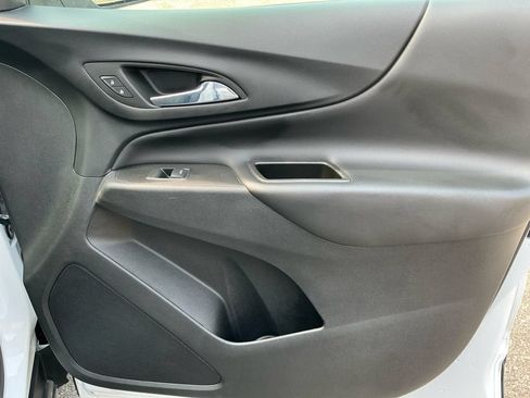 Used 2022 Chevrolet Equinox LT FWD image 16