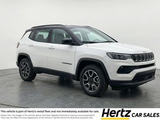 Used 2025 Jeep Compass Trailhawk video 1