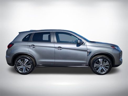 Used 2024 Mitsubishi Outlander Sport SE image 2