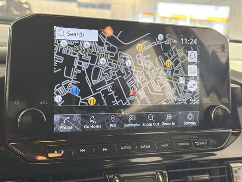 Used 2023 Nissan Pathfinder SL w/ Lighting Package (N92) FWD image 4