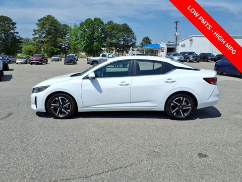 Used 2024 Nissan Sentra SV FWD image 2