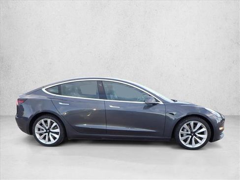 Used 2018 Tesla Model 3 Long Range image 3