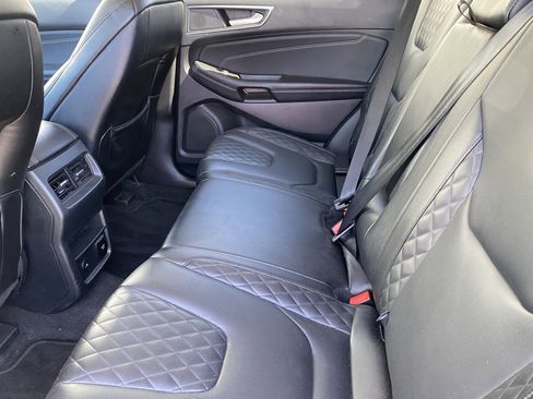 Used 2024 Ford Edge Titanium image 13