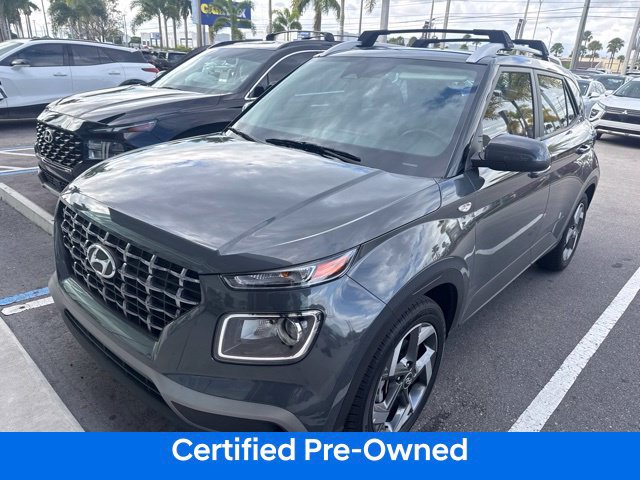 Used 2025 Hyundai Venue SEL FWD image 1