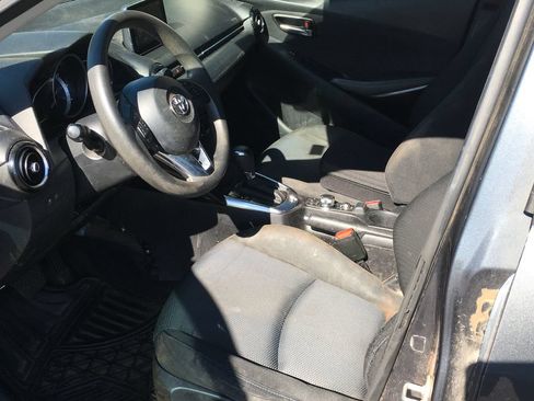 Used 2018 Toyota Yaris iA FWD image 4