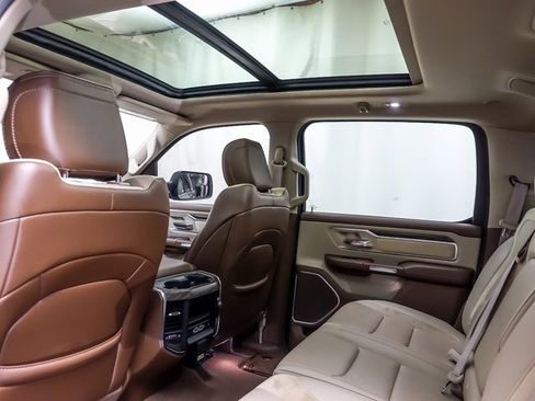 Used 2019 RAM 1500 Laramie image 12