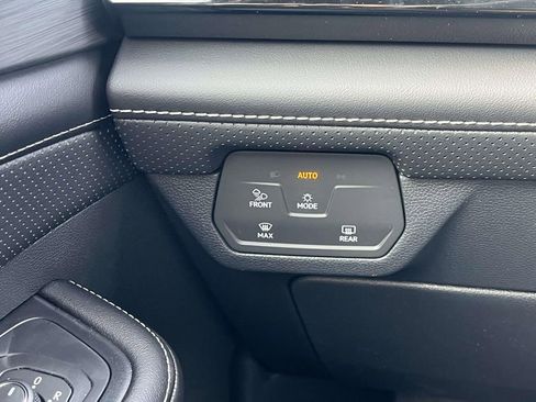 New 2026 Volkswagen Atlas Cross Sport SE AWD/4WD image 23